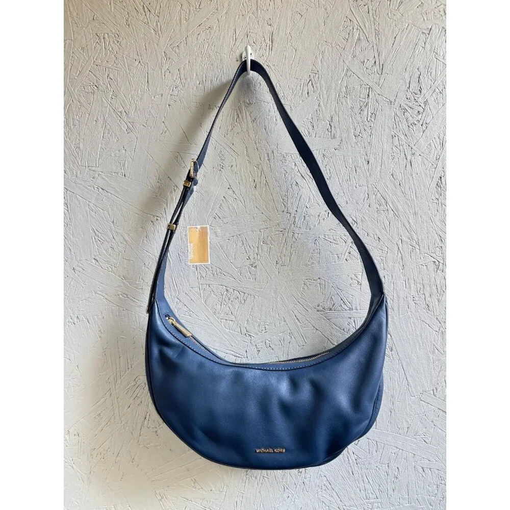MICHAEL KORS Avra leather crescent sling shoulder bag- Navy
